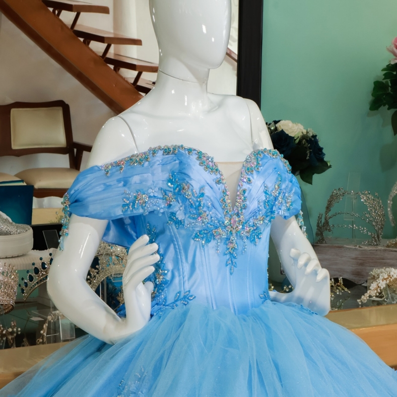 Sky Blue Shiny Quinceanera Dresses Off Shoulder Ball Gown Sweet 16 Dress Applique Lace Beading Crystal Bow Tull Birthday Party Vestidos 15 De Anos