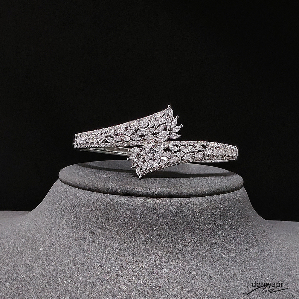 2024 ddmyday Choucong Top Sell Open Bangle Jewelry Sterling Sier Fill Marquise Cut 5A Cubic Zircon Party Women Wedding Cross Bracelet Gift