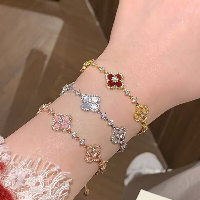 Luxury Brand Designer Jewelry Luxurious Lucky Clover Bracelet Exquisite White Light Luxury French Adjustable Women's Jewelry
