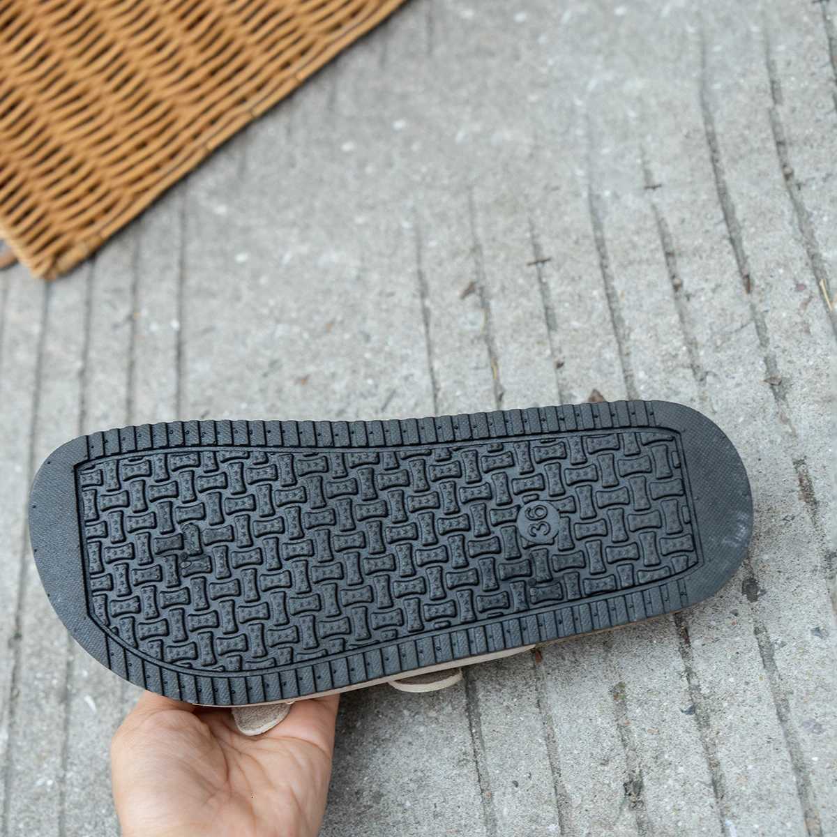 Womens Slippers Are Fashionable Versatile Casual and Comfortable ThickSoled WearResistant Slippers for Home and Outings W250905