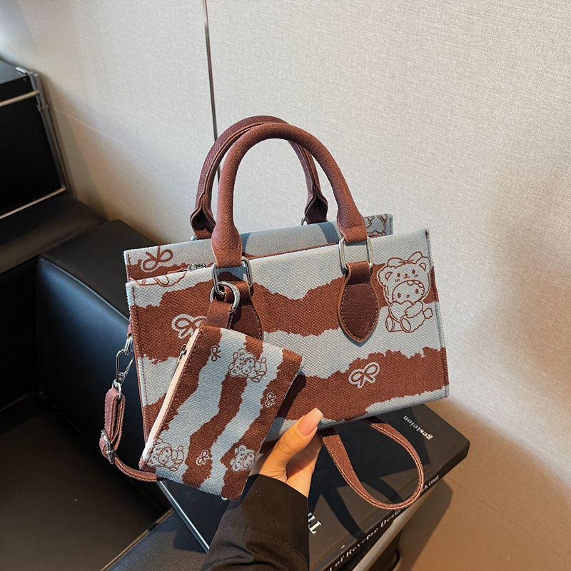 Designer's popular leopard print women's crossbody bag 2025 new retro cartoon handbag fashionable multifunctional shoulder bag