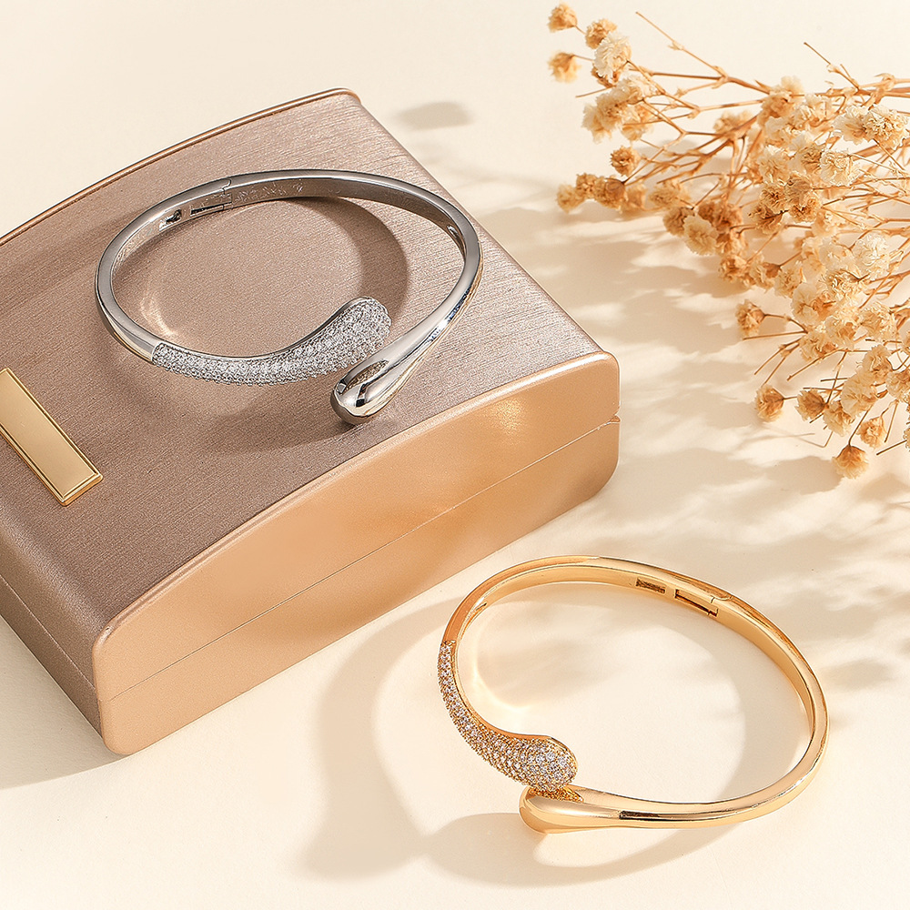 Electroplated Zircon Snake Bracelet Sexy Niche Personality Design Sense Women's Light Versatile High-end Jewelry