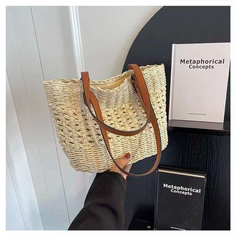 Women's Shoulder Vacation Beach Grass Tote Bag, Hand-Held Vegetable Basket, Fashionable Large Capacity Woven Bag