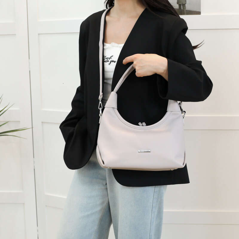 Niche Fashion Versatile Underarm for Women New Trendy Shoulder Stylish Crossbody Small Bag