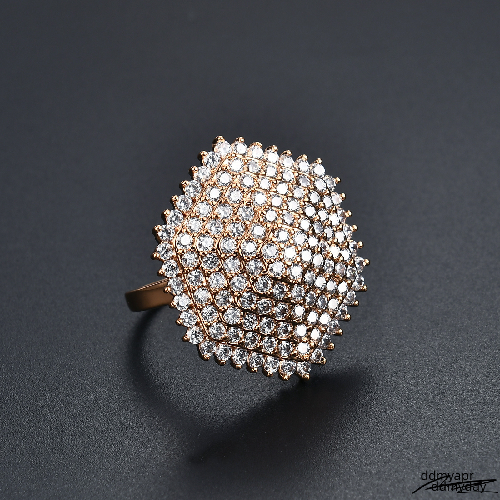 The 2025 New ddmyday Women's Jewelry Designer's Wedding Ring Features Retro Light Style With Zircon Inlaid, Exuding A Unique Exaggerated And