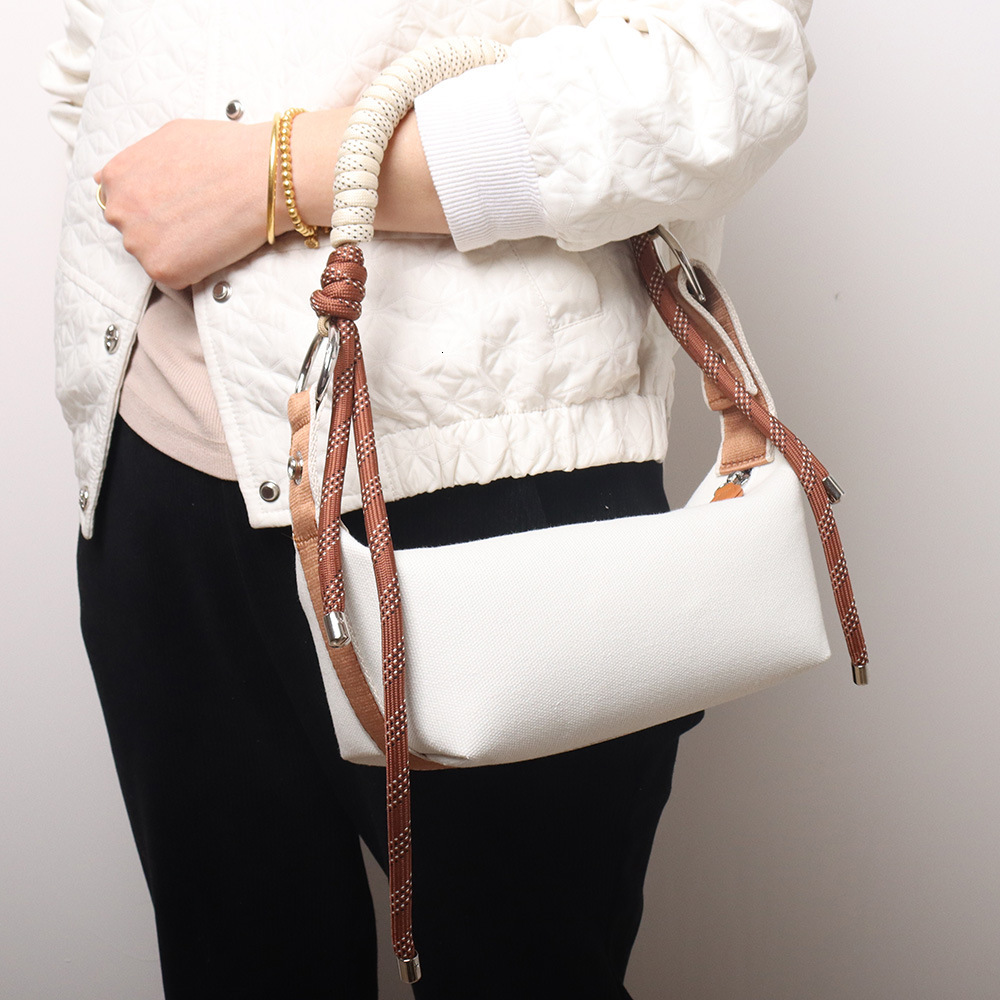 2025 autumn new women's shoulder bag niche design versatile trendy handbag fashionable women's crossbody bag designer bag