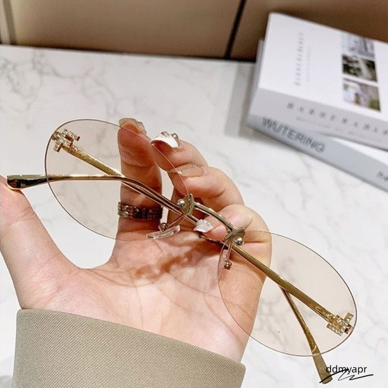 Bold Unisex Sunglasses - Statement-Making Frames Suitable For Road Trips And Festivals, ddmyday Offering UV Protection