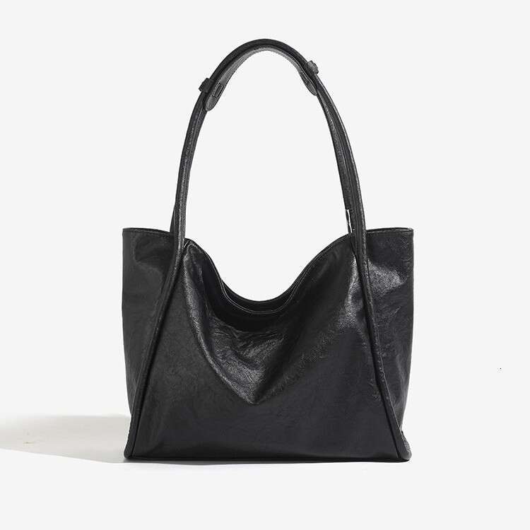New Niche Simple Black Large Capacity Tote for Women Summer Commuting High-end Shoulder Underarm Bag