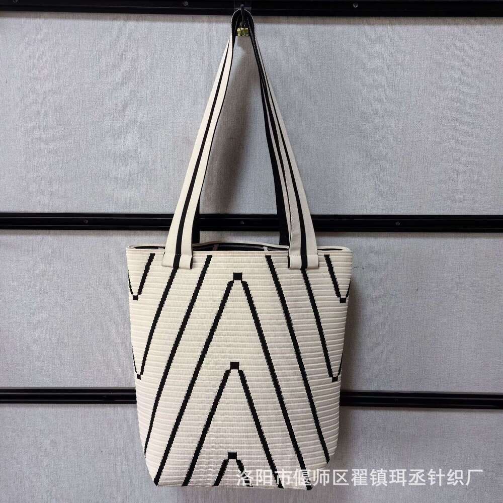 Knitted Handbag Wave V-Shaped Shoulder Versatile Fashion Large Capacity Crossbody Bucket Bag