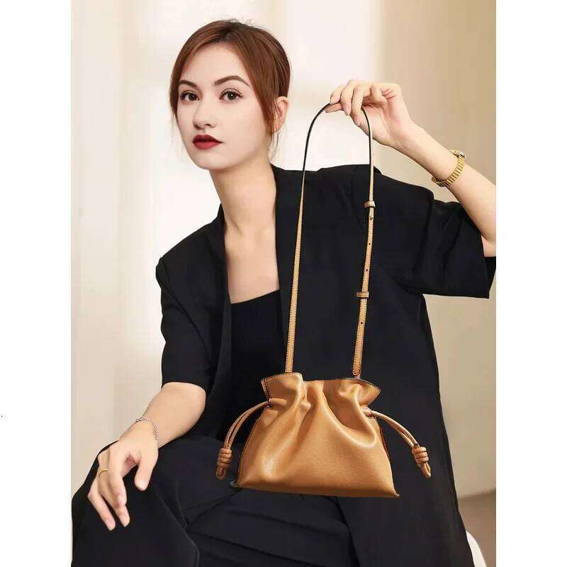 Classic Flamenco Lucky Bag, Genuine Leather Cloud with Drawstring, Shoulder Bucket Bag for Women, Autumn and Winter