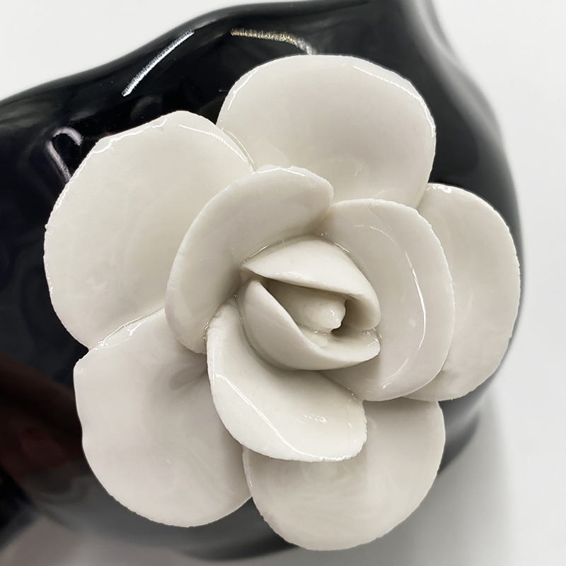 Designer Coffee Mug Camellia Bone Luxury Cup Set Elegant Coffee Cup Pair High-end Ceramic Tea Cup Tea Coffee Cup and Saucer Gift Set Drinkware