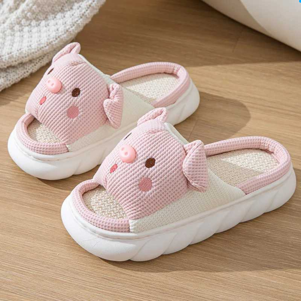 Pink Pig Slippers for Women - Kawaii Cartoon House Slippers Comfortable Indoor Slip-On Platform Slippers in Soft Plush Materials