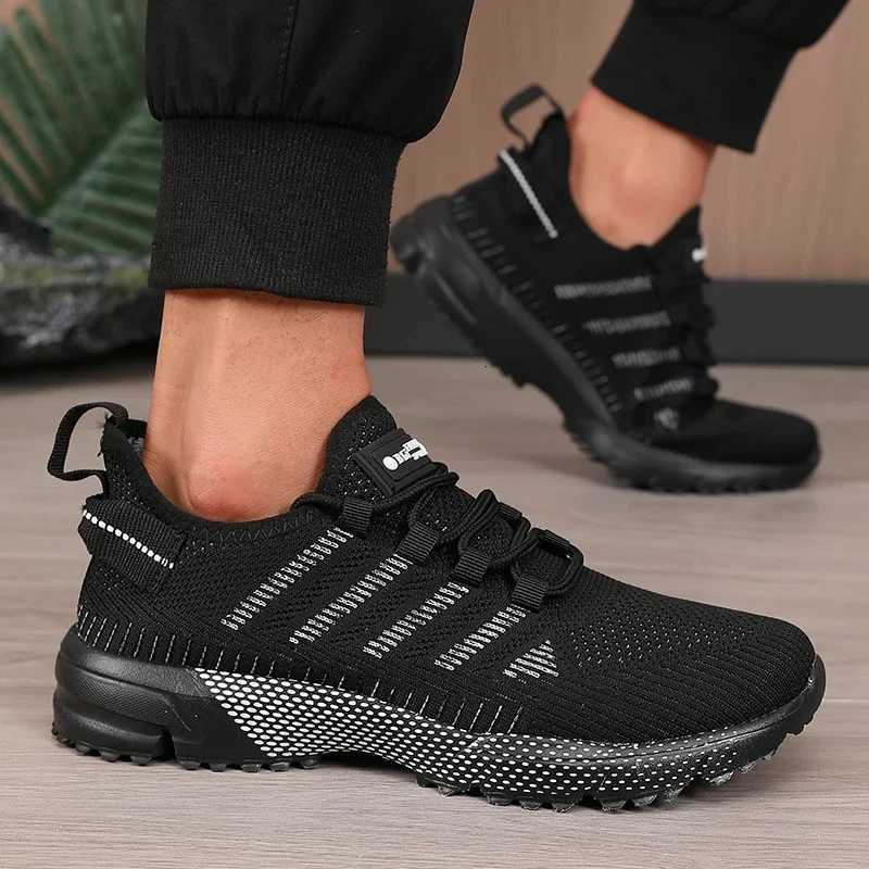 2025 New Summer Mesh Men Shoes Fashionable Casual Breathable Fitness Shoes Lightweight Walking Men Tennis Shoes Zapatillas Hombre Z250905