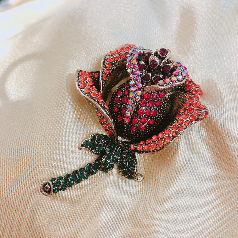 Ins Alloy Diamond-set Rose Brooch Floral Women Exaggerated Popular Brunette Suit Pin Accessories