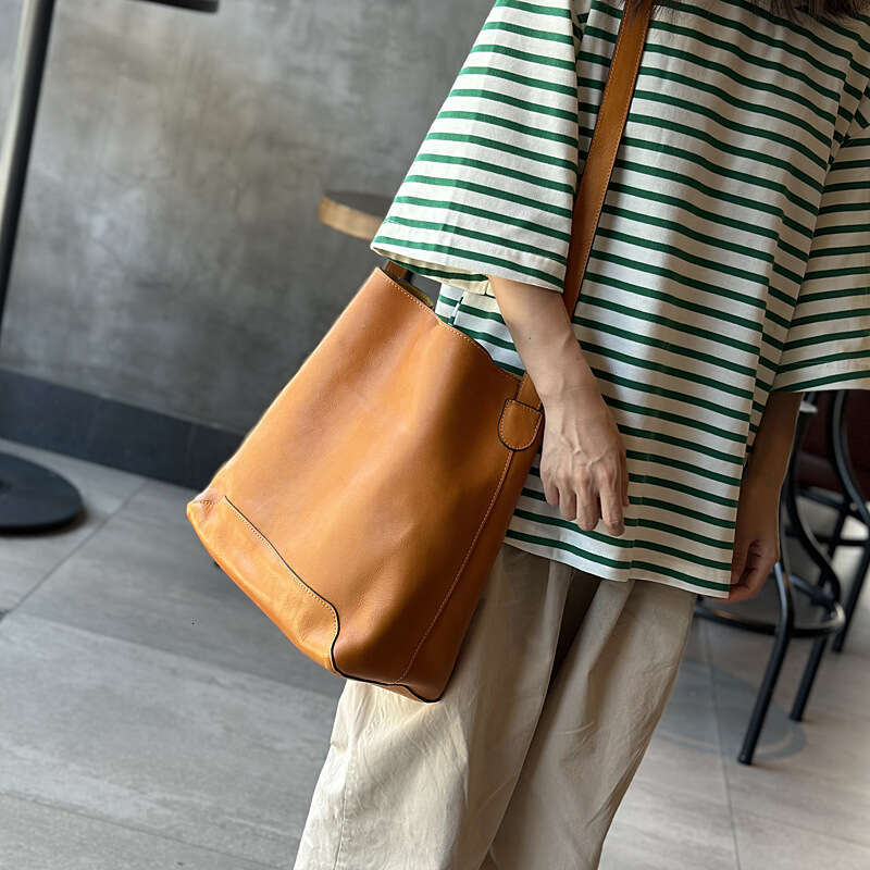Korean Style Bucket Genuine Leather Women's Vegetable Tanned Tote Large Capacity Cowhide Shopping Single Shoulder Crossbody Bag