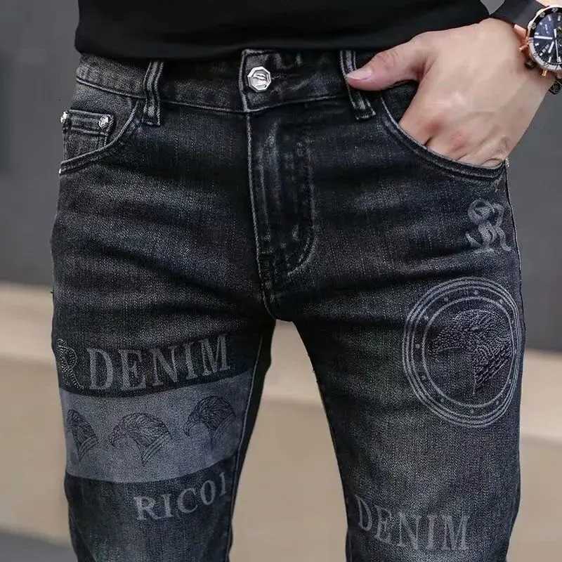 New Spring Autumn Washed Designer Clothes Boyfriend Black FASHION Korean Vintage Cargo Slim Stretch Embroidery Jeans Trousers W250905