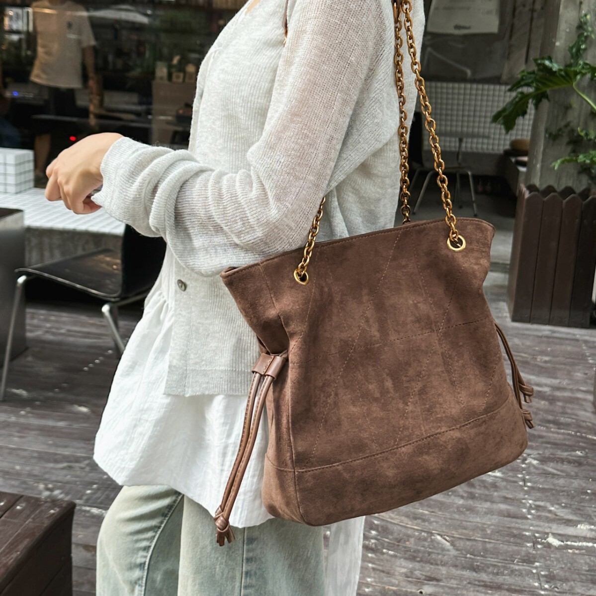 Women s Travel Bag New Fashion Retro Cowhide Matte Chain Large Capacity Commuting Women s Shoulder Bag Autumn New Designer Bag