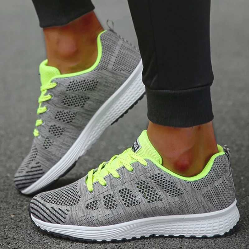 2025 New Fashion Breathable Womens Sneakers Flat Outdoor Woman Vulcanize Shoes Mesh Fabric Lace Up Ladies Shoes Female Footwear Z250905