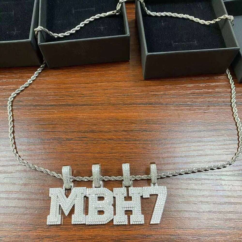 Distinctive Gold-Plated Moissanite Pendant for Men - Sterling Sier Chain Iced Out Design Unique Hip Hop Jewelry