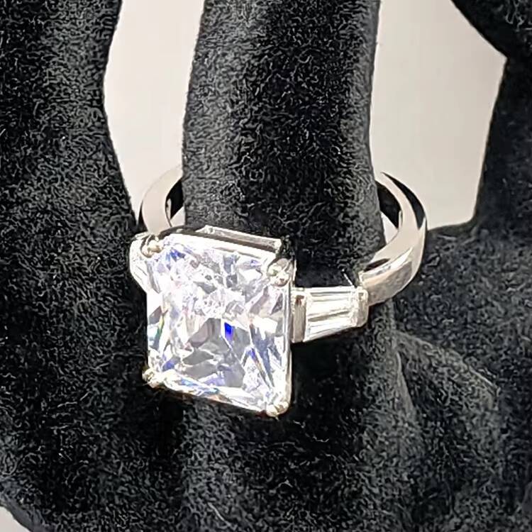 Romantic Princess Cut Moissanite Engagement Three Stone Ring Fine Jewelry Promoted Rhodium Plated 925 Silver Womens Ring