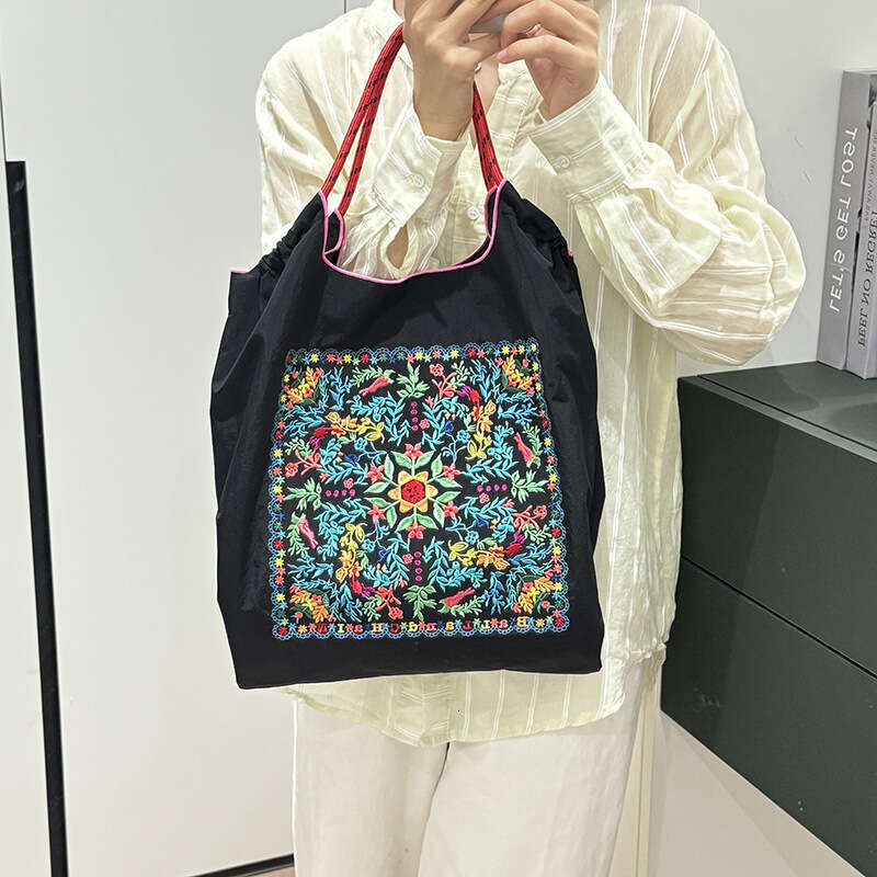 Custom Japanese Embroidery Ballchain Eco-friendly Women's Crossbody Single Shoulder Canvas Bag Handbag