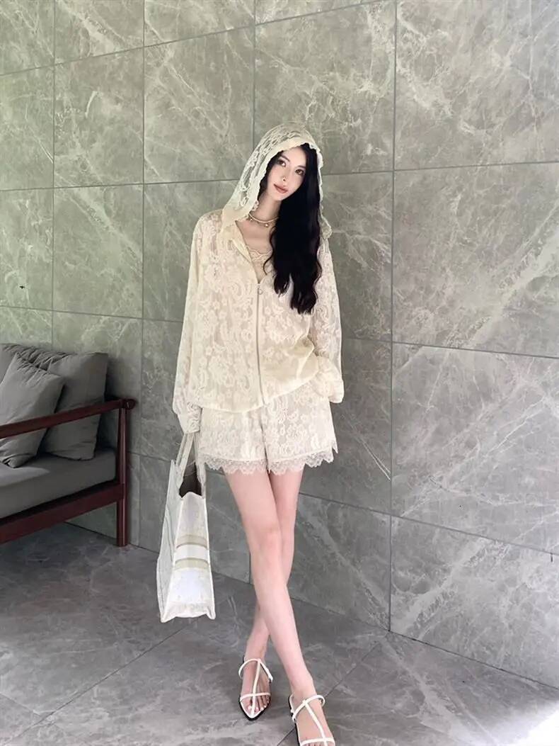 2025 Fashion New Small Fragrance Set Women's Spring/Summer High end Lace Loose design Fit Top Shorts Two piece Set Designer Clothing