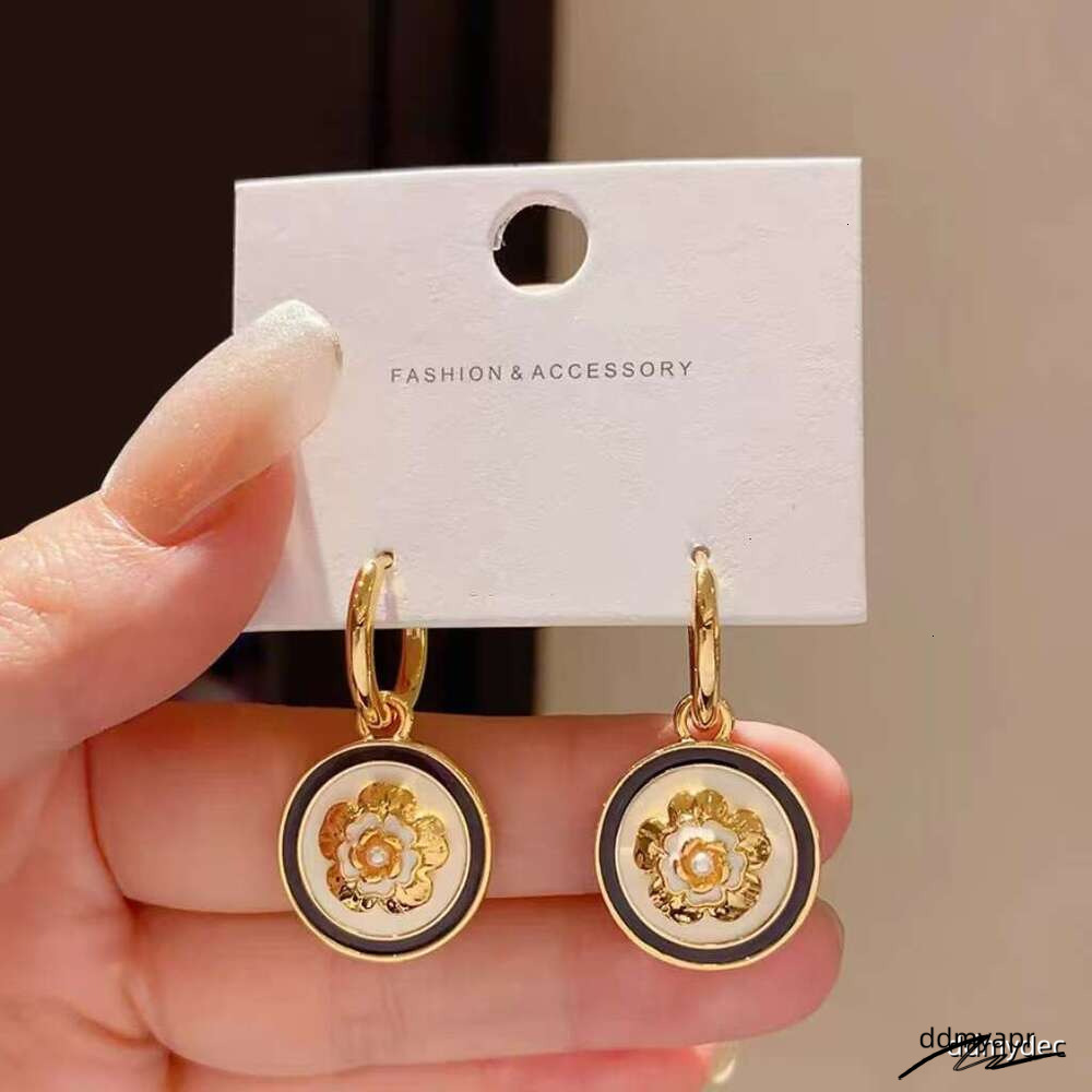 Collections French Style Camellia Earrings For Women ddmydec 2024 Fashion Elegant Oil Drop Ear Cuffs Light Niche High End Jewelry ddmydec