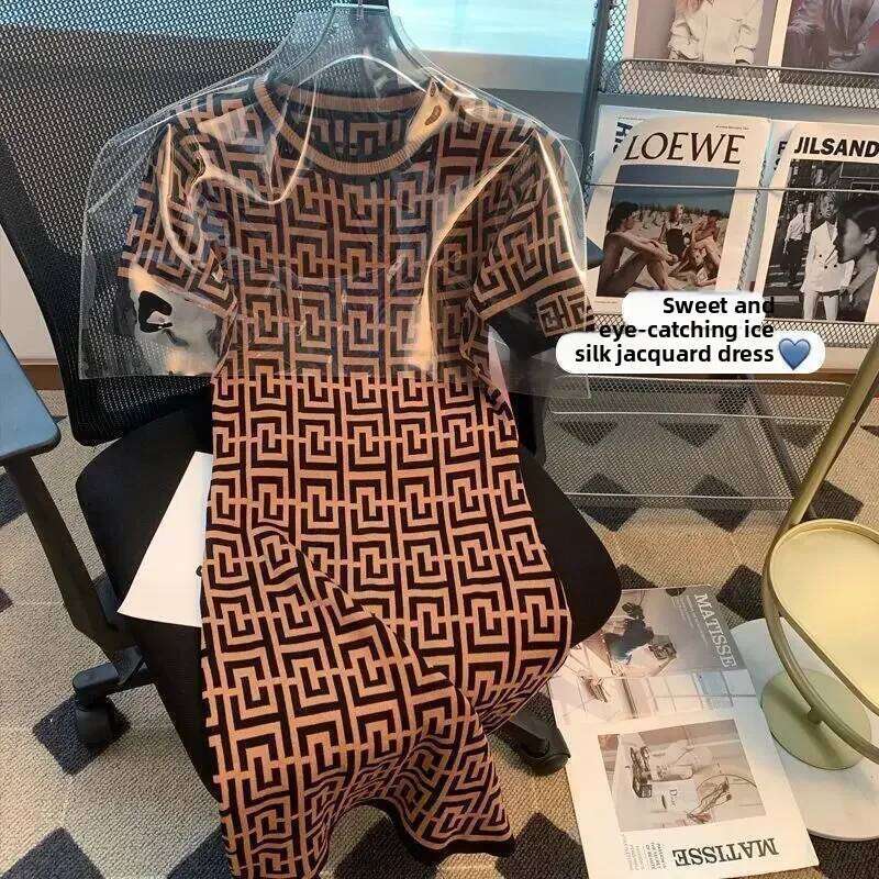 Slim-Fit Vintage Knitted Women's Waist-Tight Temperament Hip Skirt Sleeve Round Neck Mini Short Dress