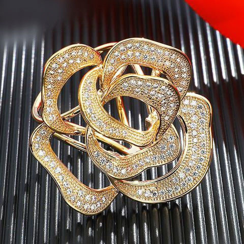 Elegant Rose Brooches Temperament Fashion Alloy Rhinestone Camellia Corsage Badge Pin Accessories Diamond Inlay
