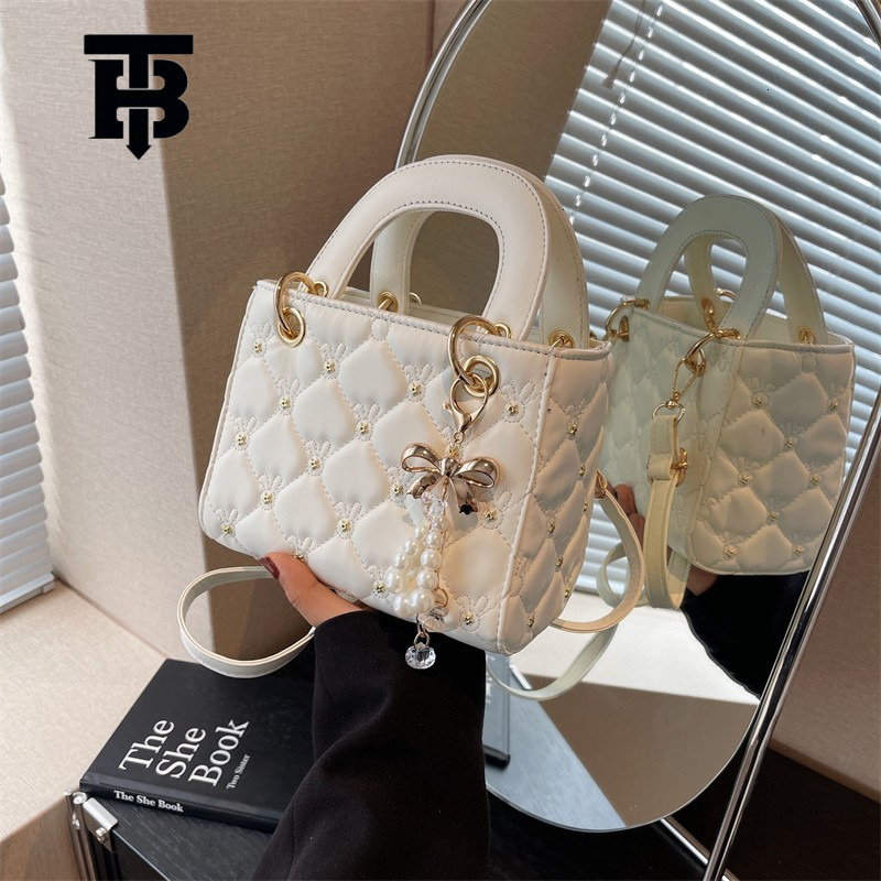 TB BHULAMTE Designer Bag 2025 Spring New Princess Luxury Bag Diana Bag Women High-end Quilted Embroidery Pearl Handbag Bucket Bag Shoulder Crossbody B