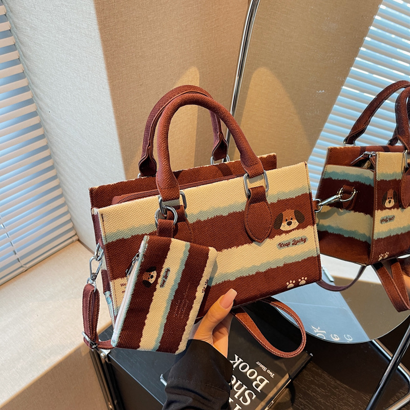 Designer's popular leopard print women's crossbody bag 2025 new retro cartoon handbag fashionable multifunctional shoulder bag