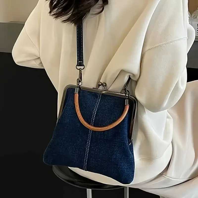 Women Denim Handbag with Kiss Lock Clasp Vintage Coin Crossbody Purses Bag for Lady Outdoor Portable Wedding Shoulder Bags Z250903