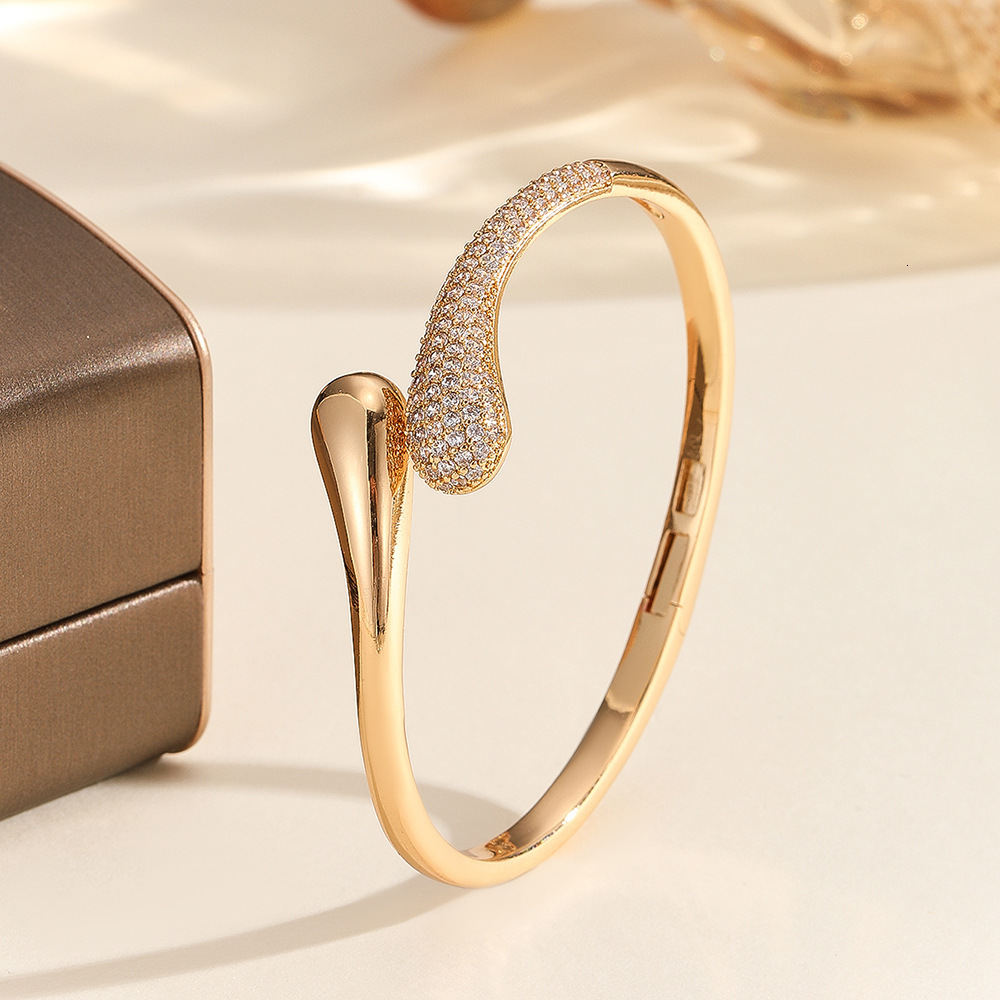 Electroplated Zircon Snake Bracelet Sexy Niche Personality Design Sense Women's Light Versatile High-end Jewelry