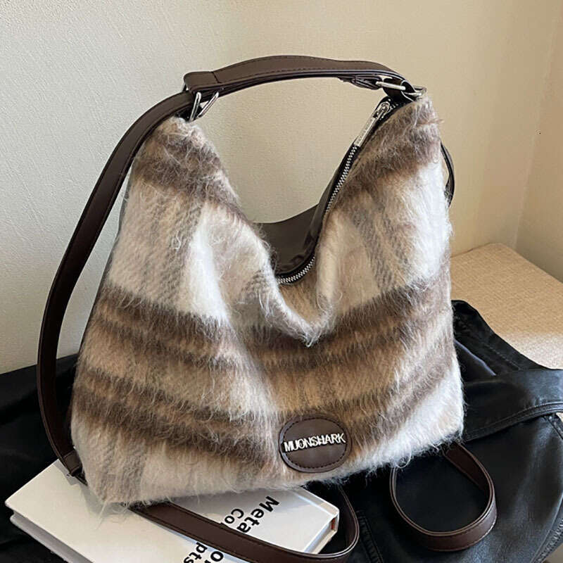 Versatile Shoulder 2024 New Plaid Large Women's Fashion Design Backpack Woolen Casual Tote Bag