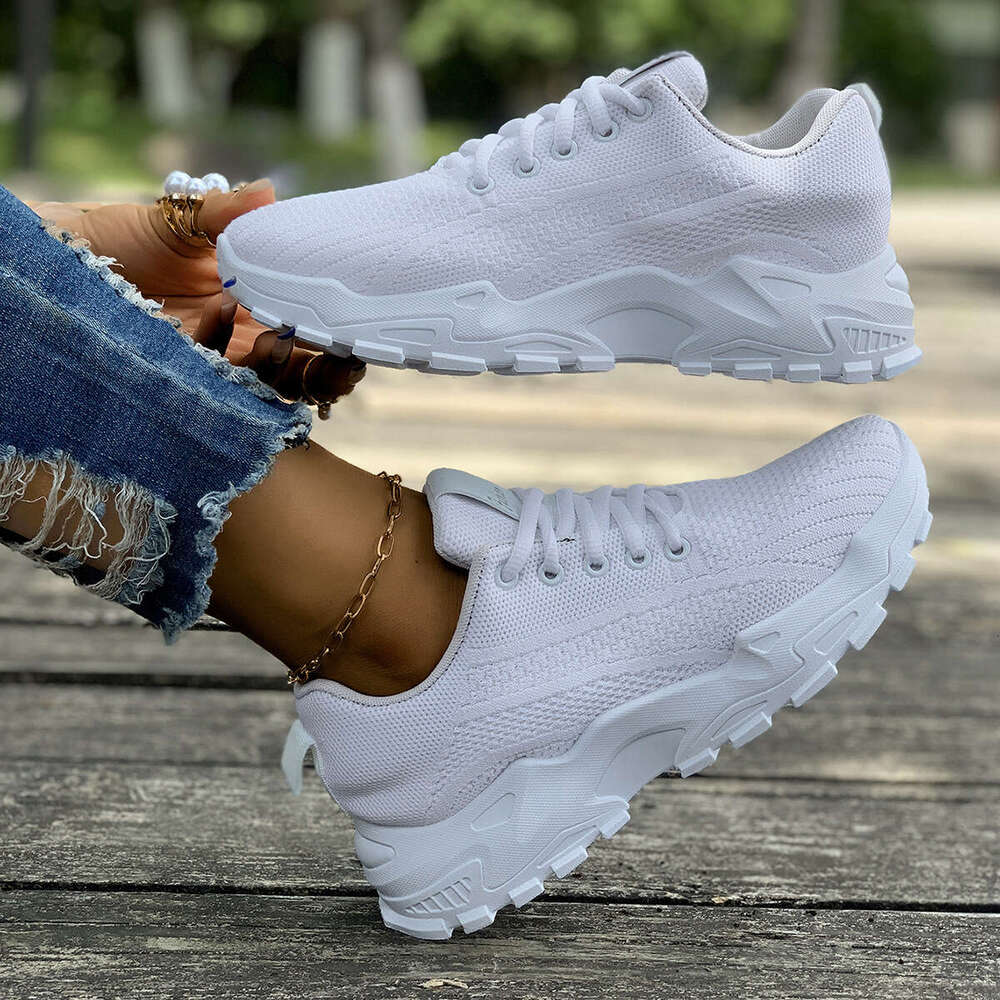 Couple Large Size 36-42 Sports Flyknit Lace-up Designer Shoe Women's Soft Sole Breathable Running Shoes Shallow Mouth Flats