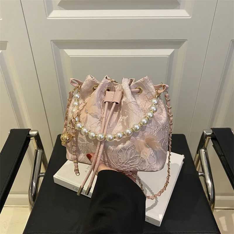 Sweet Butterfly Women Drawstring Bucket Shoulder Bags Versatile Ladies Crossbody Bag Clutch Fashion s Pearl Chain Handbags Z250903