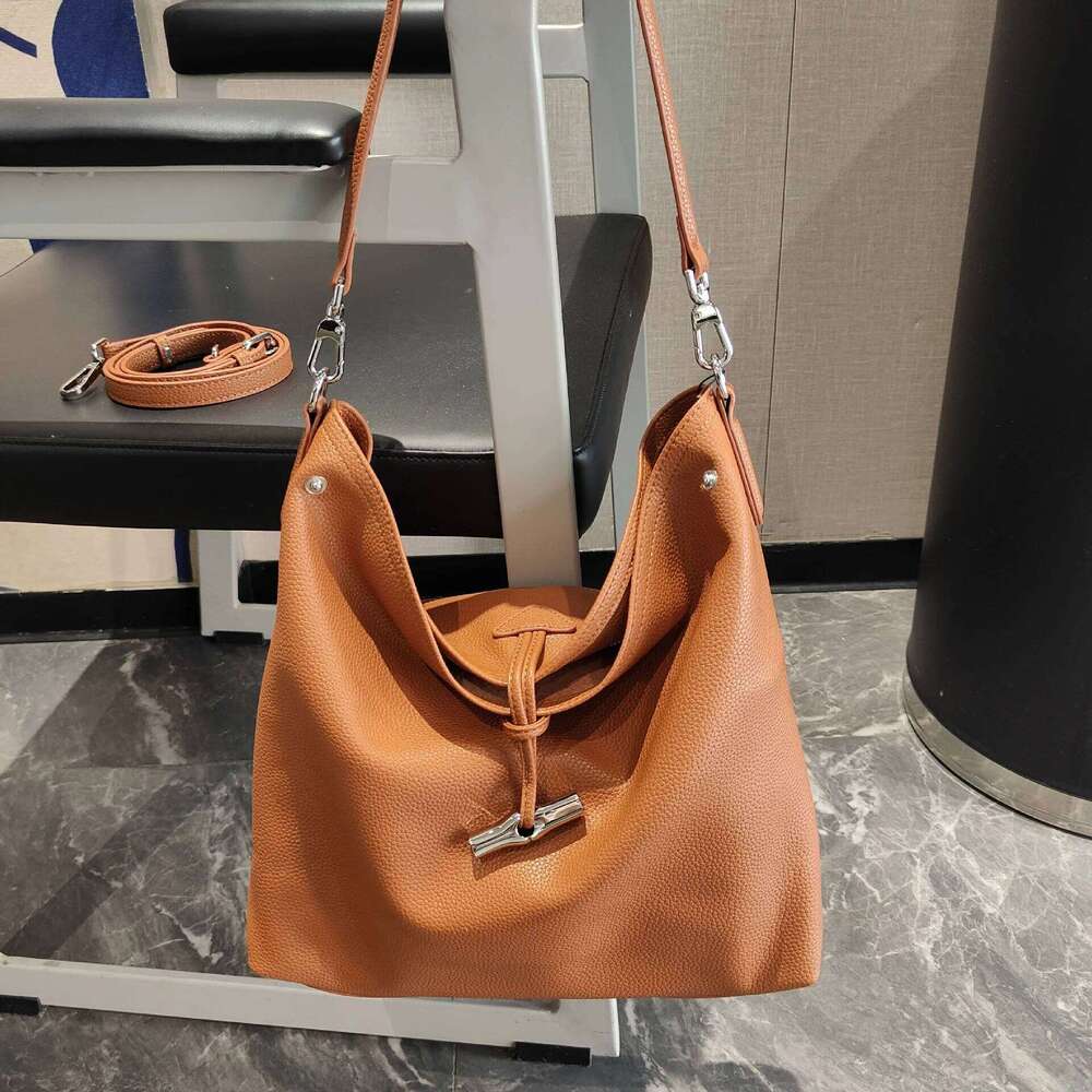 Designer Bags Genuine Leather Korean Fashion Bucket Commuting Simple Head Layer Cowhide Underarm Single Shoulder Crossbody Bag 2025 New