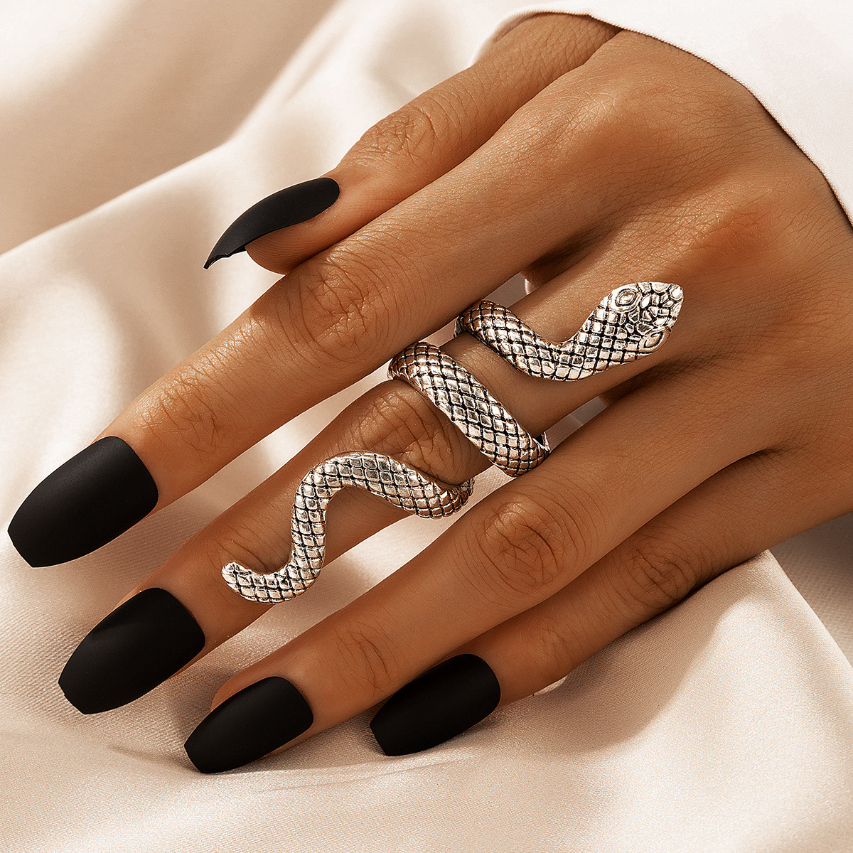 Cool and Stylish Men's Snake Pattern Punk Style Exaggerated Animal Four-Piece Ring Set