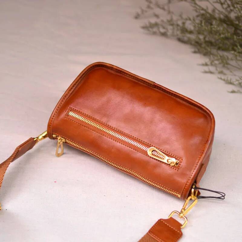 AETOO Vintage Leather Personality First Layer Cowhide Girls Shoulder Bag Handmade Zipper Simple Commuter Casual Outdoor Crossbo