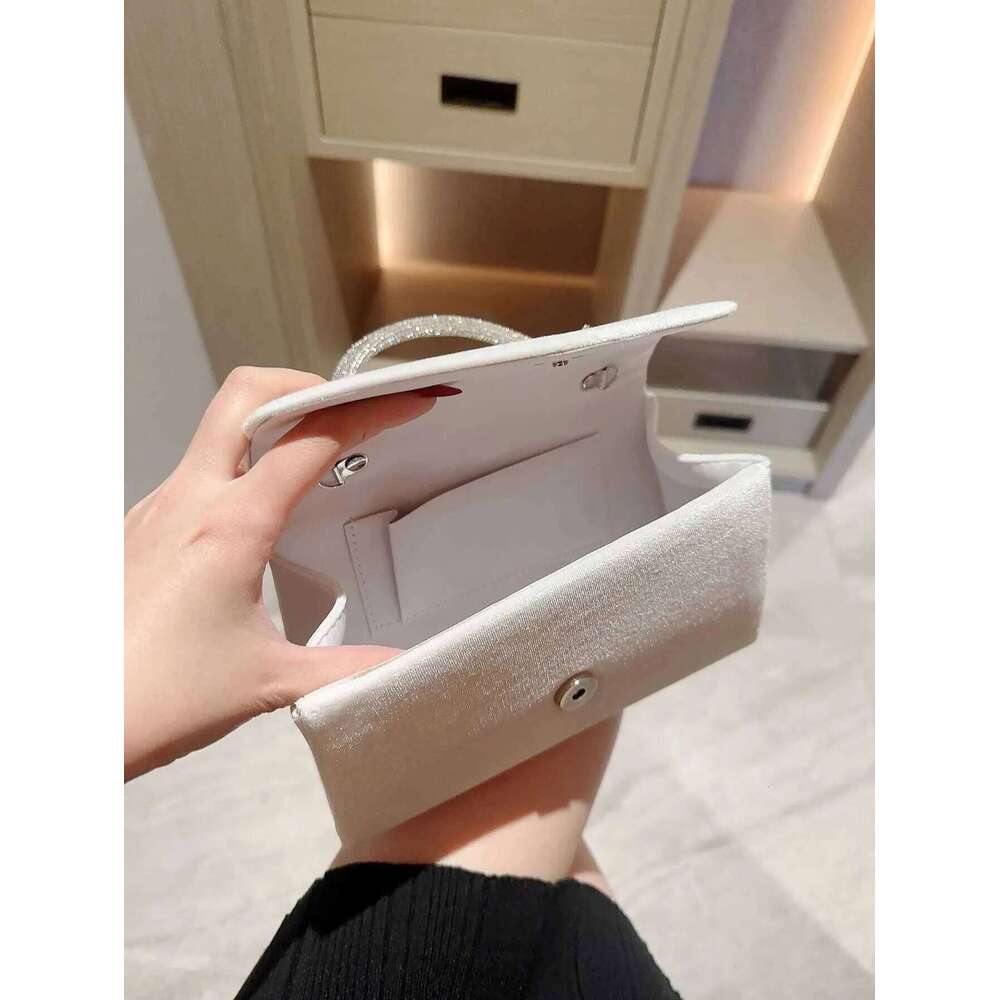 Ladies Autumn Retro Veet Flaps Evening Dress Tassel Banquet Promotion Party Handbag Bridal Bag Y241019