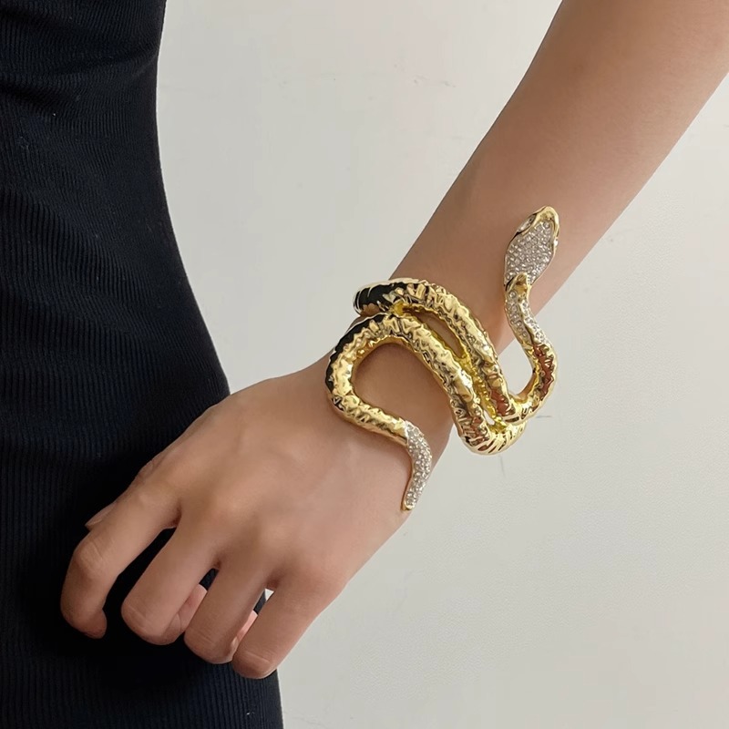 Exaggerated Heavy Craft Wrinkle Multi-layer Wrapped Dynamic Snake-shaped Dia-studded Bracelet Fashionable High-end Open Bangle