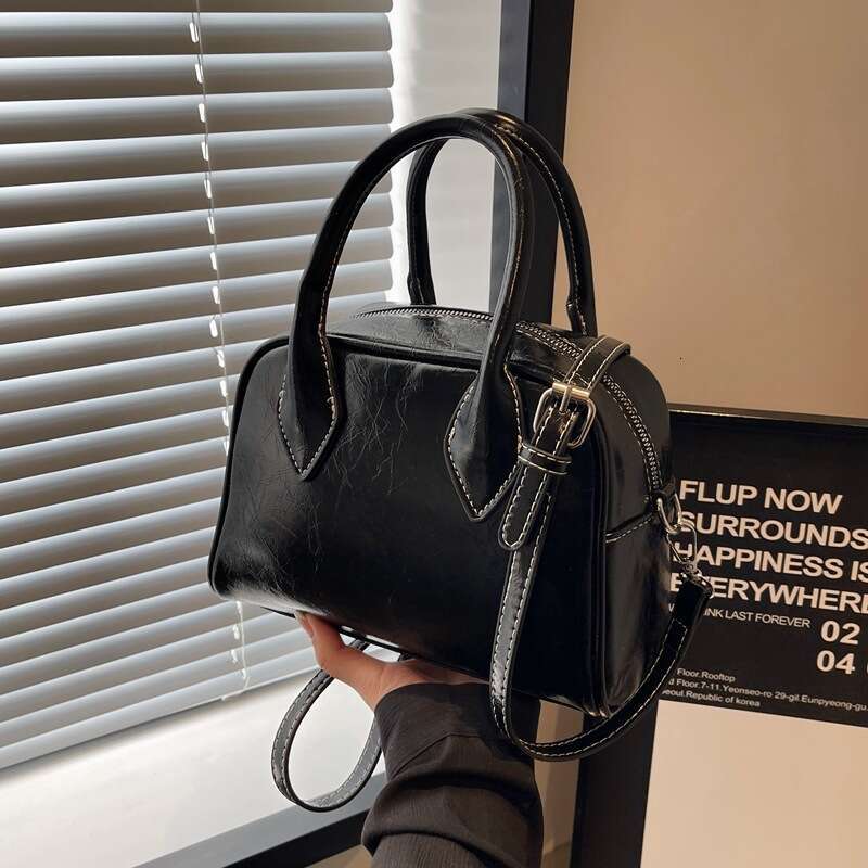 2024 New Han Chao Instagram Small Fashion Handbag Minimalist Boston Lychee Pattern Cowhide Single Shoulder Crossbody Bag