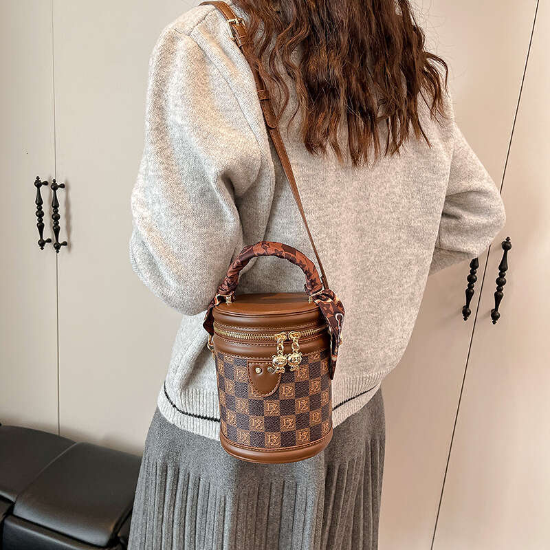 Designer Bag Luxury Cylinder Handbag for Women 2025 New Pattern Fashionable Versatile Light Luxury Single Shoulder Crossbody Bucket Bag with Scarf Rib