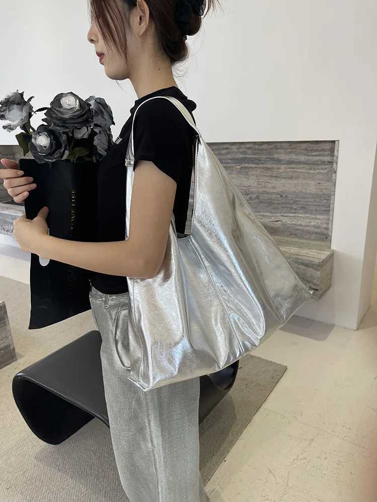Fashion Silver Women shoulder bag Large design ladies Hobos handbags PU Leather Big Totes Commuting female Armpit bag bols Z250903