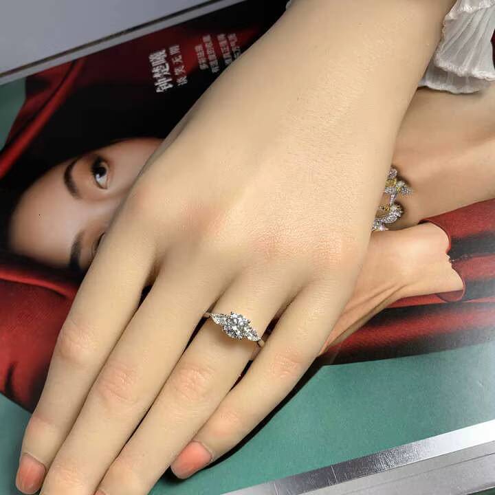 VOAINO Round Brilliant Cut Three Stone Ring Labgrown Diamonds Engagement Ring 14K 18K Solid Gold Ring with Lab CVD Diamond