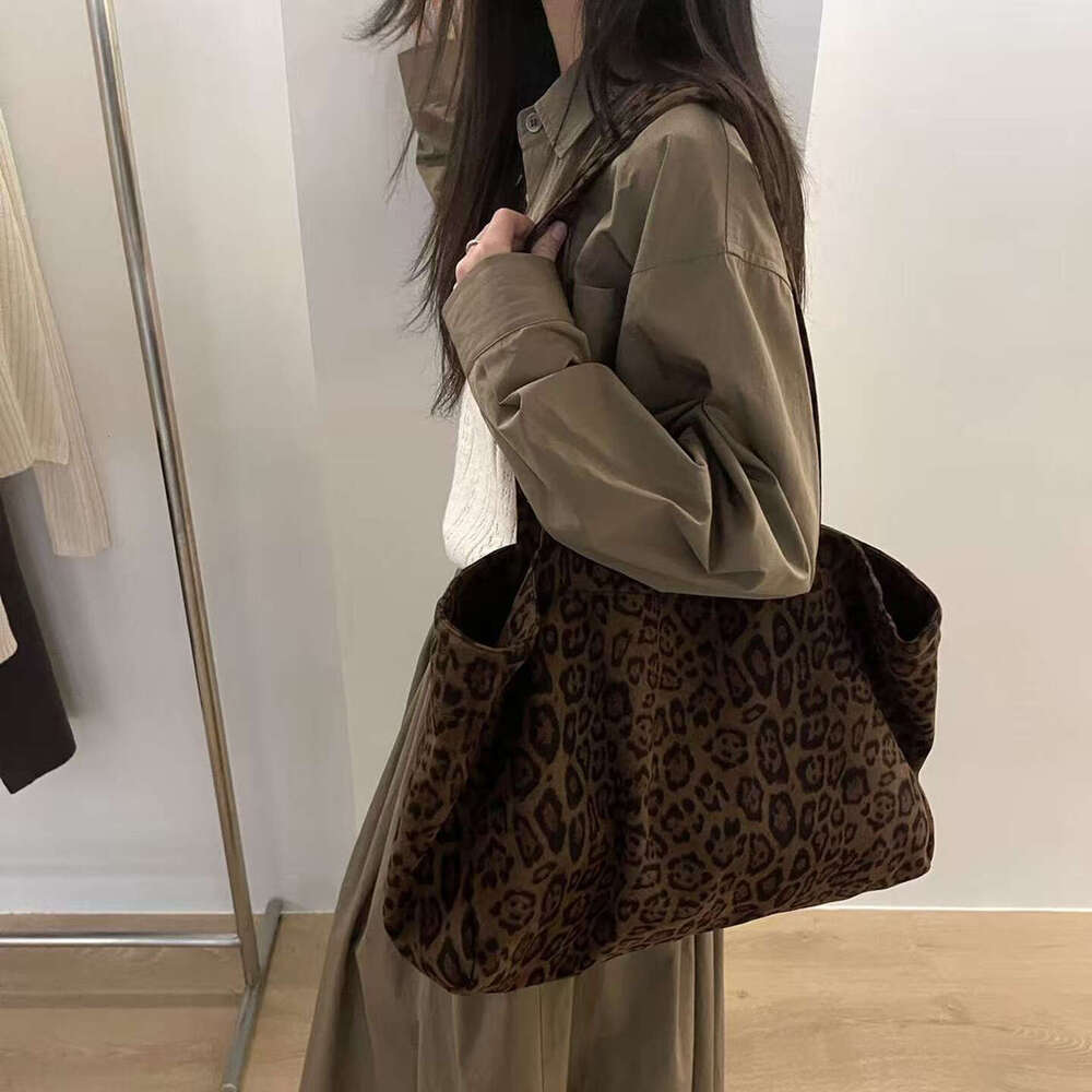 Korean Style Suede Leopard Print Large Capacity Shoulder 2025 Autumn Winter New Commuter Versatile Underarm Bag for Women