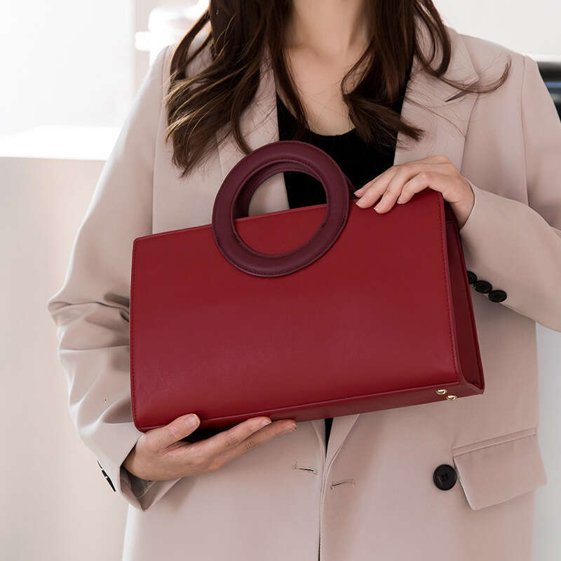 Bridal Red Wedding Niche Design Bag 2024 New High-end Single Shoulder Crossbody Handbag for Women