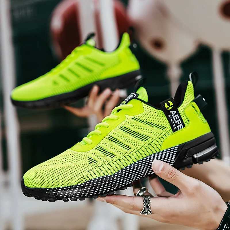 2024 New Men Running Shoes Breathable Outdoor Sports Shoes Lightweight Sneakers for Men Comfortable Athletic Training Footwear Z250905