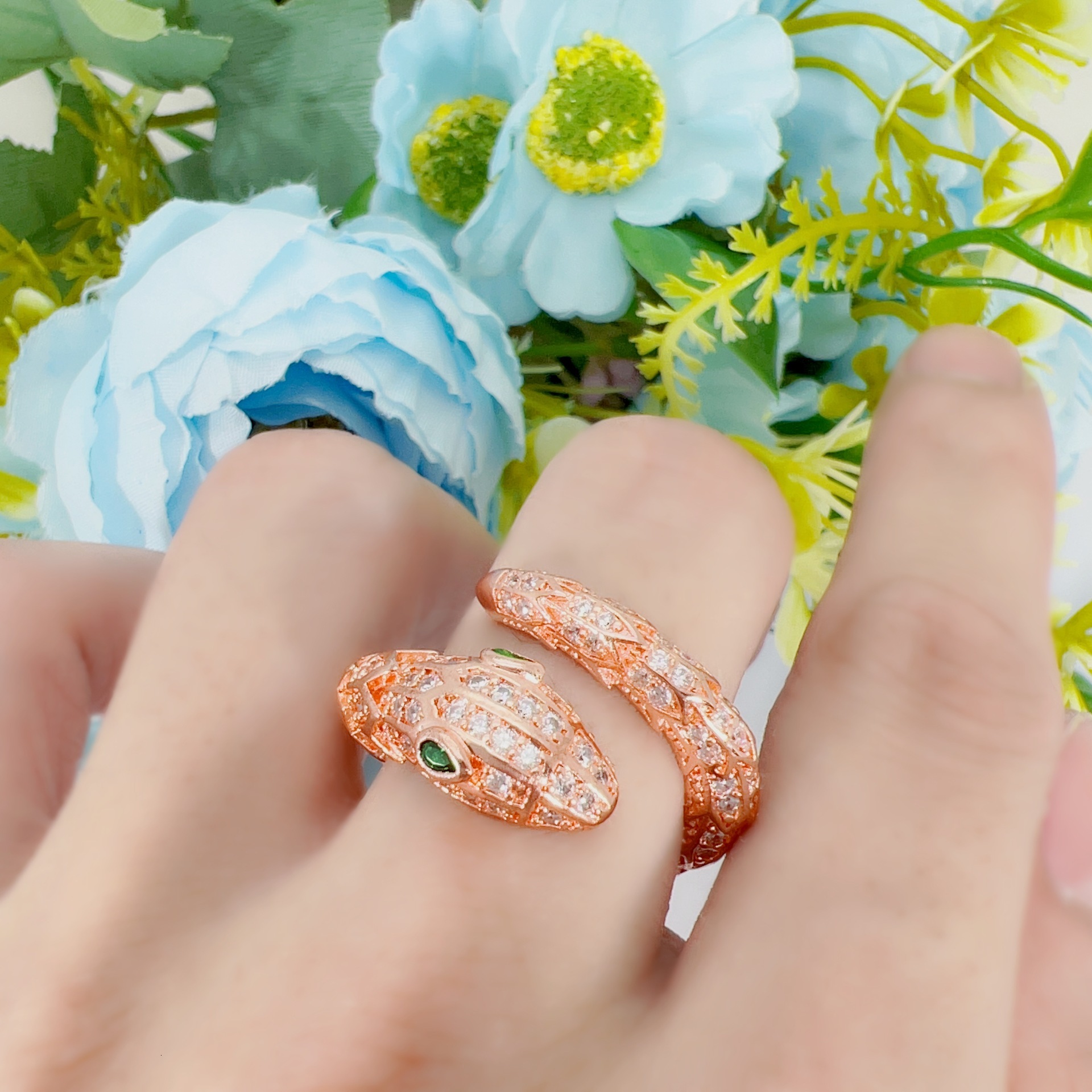 Fashion Inlaid Full Diamond Green Eye Shape Simple Personality Open Zircon Snake Bone Ring Jewelry