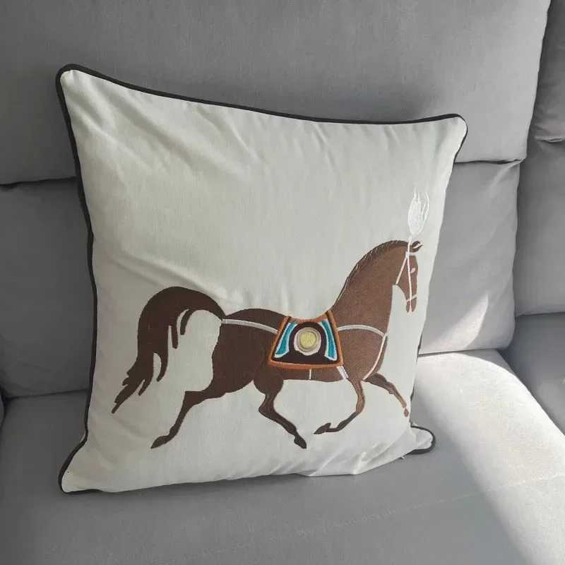 Luxury Luxury Light Horse Embroidery Cover Modern Minimsm Cushion Covers Sofa Living Room Home Decor Square Cases Y250906